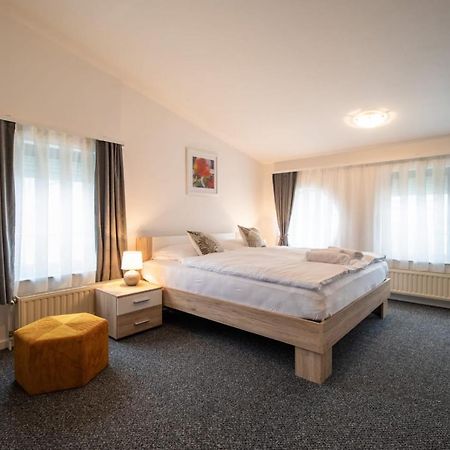 Four Roses Bed & Breakfast Zagreb Ngoại thất bức ảnh