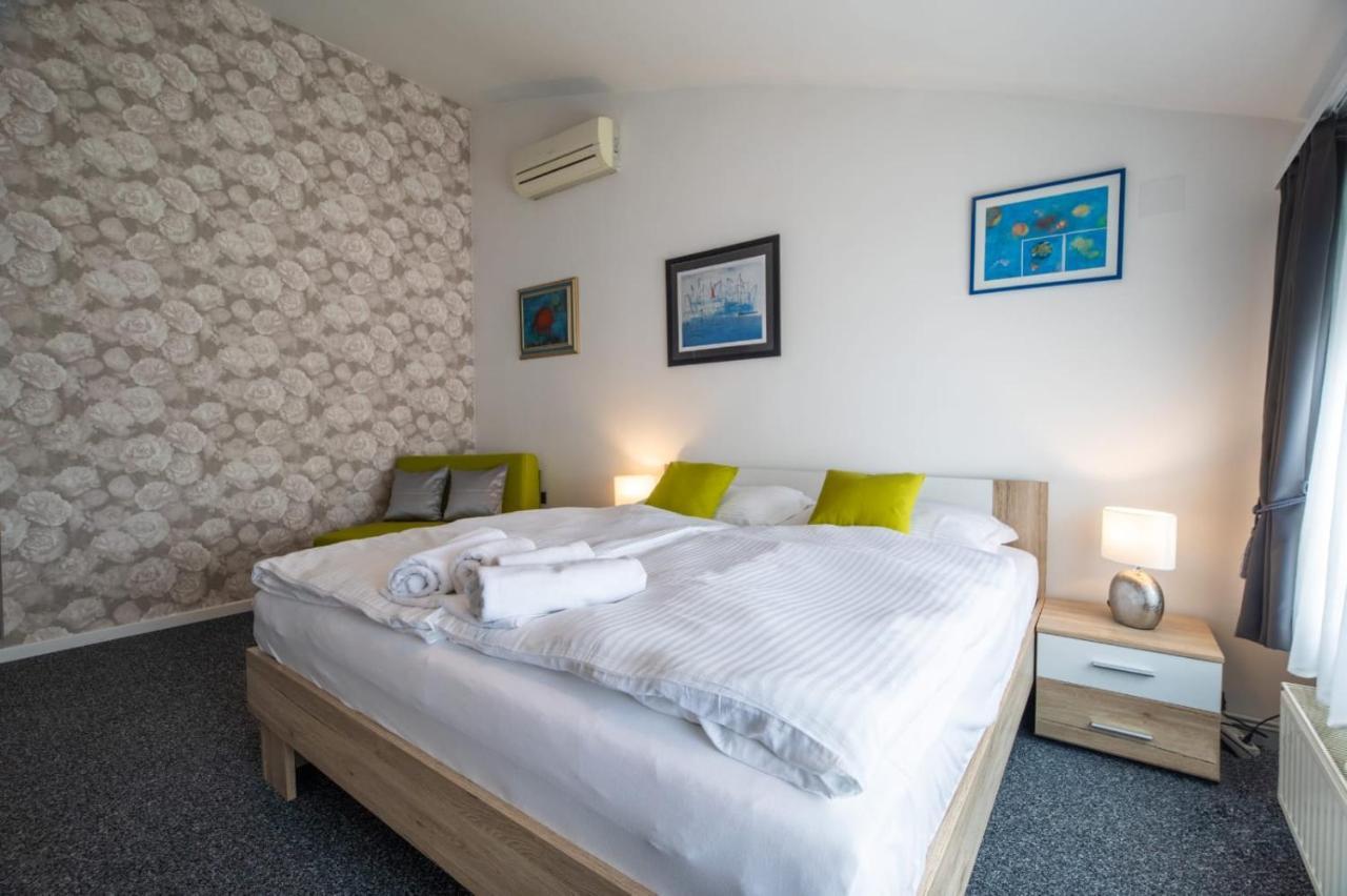 Four Roses Bed & Breakfast Zagreb Ngoại thất bức ảnh