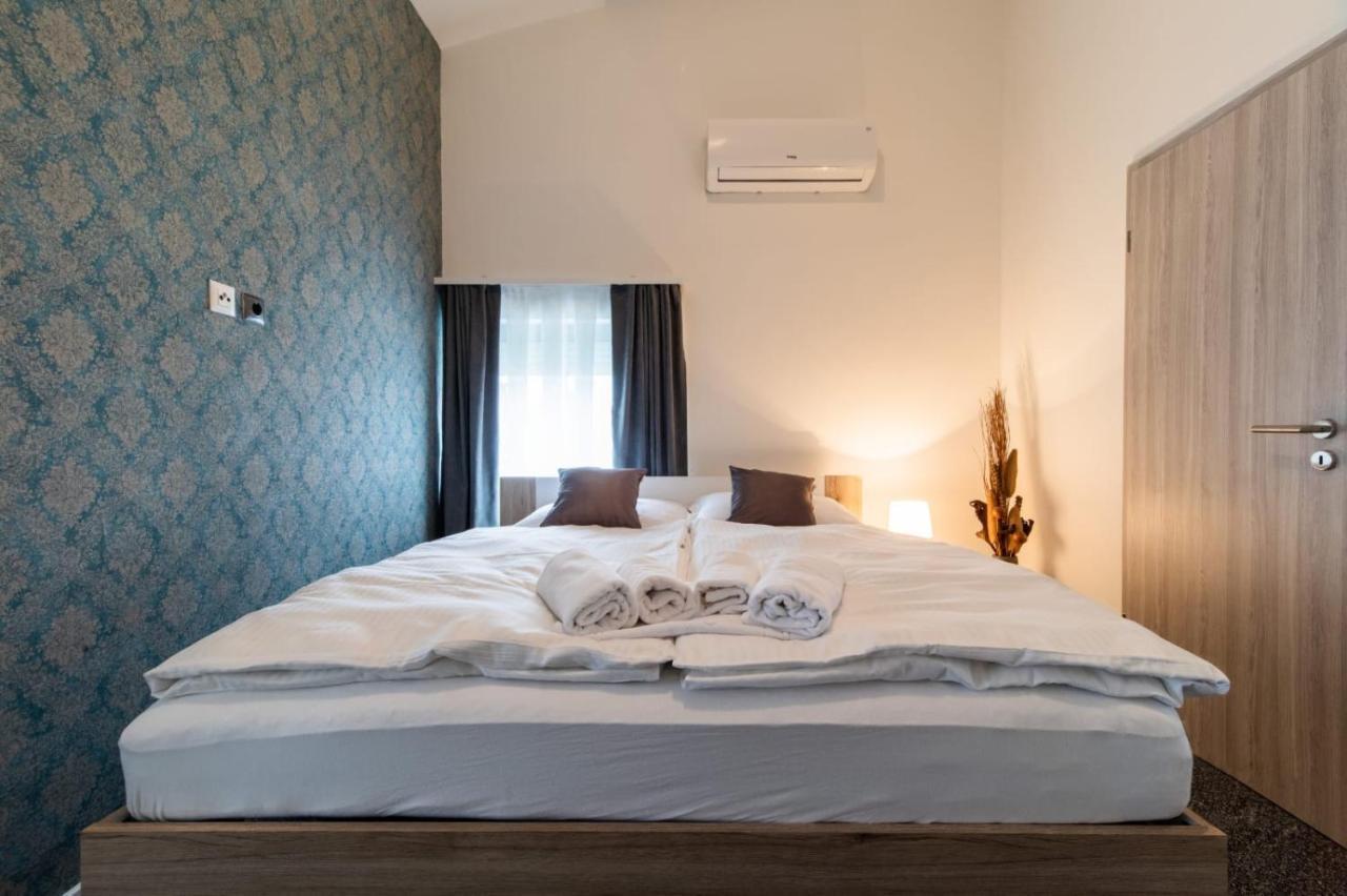 Four Roses Bed & Breakfast Zagreb Ngoại thất bức ảnh